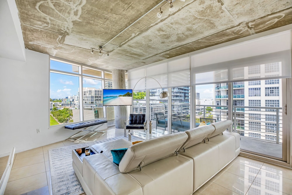 Condo photo 1