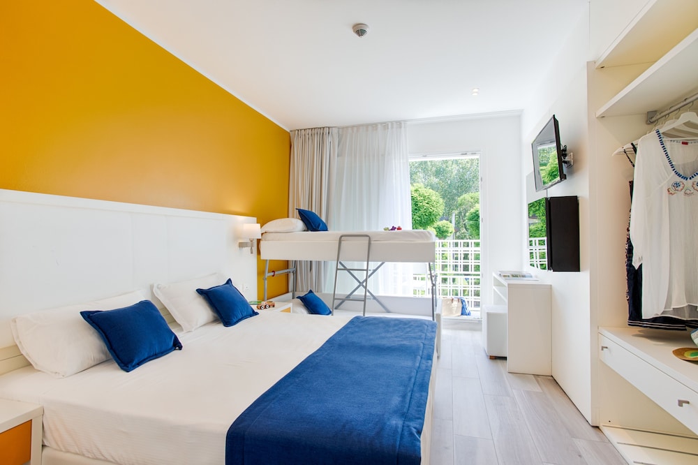 Comfort Triple Room photo 3