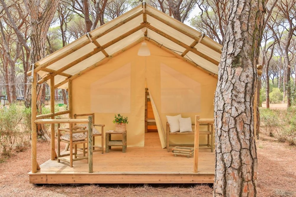 Family Tent, Shared Bathroom photo 2