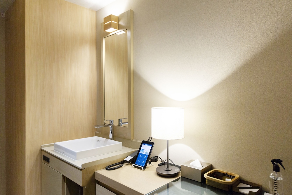 Standard Twin Room, Non Smoking - Photo 11