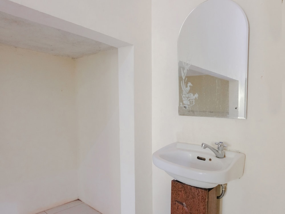 Standard Double Room - Photo 16