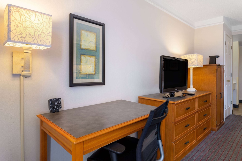 Suite, 2 Queen Beds, Non Smoking - Photo 1