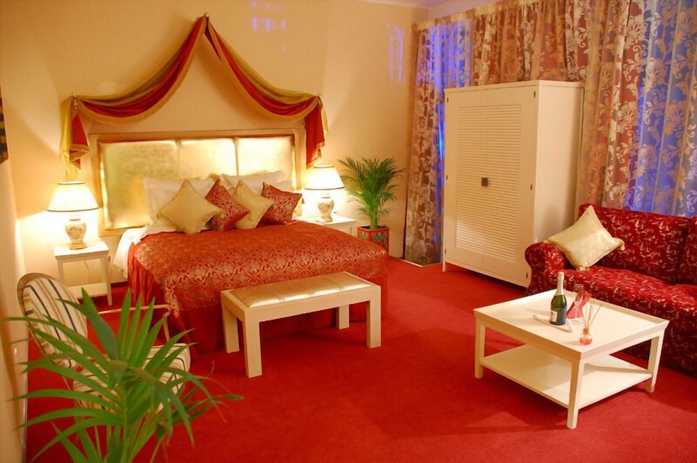 Honeymoon Room photo 1