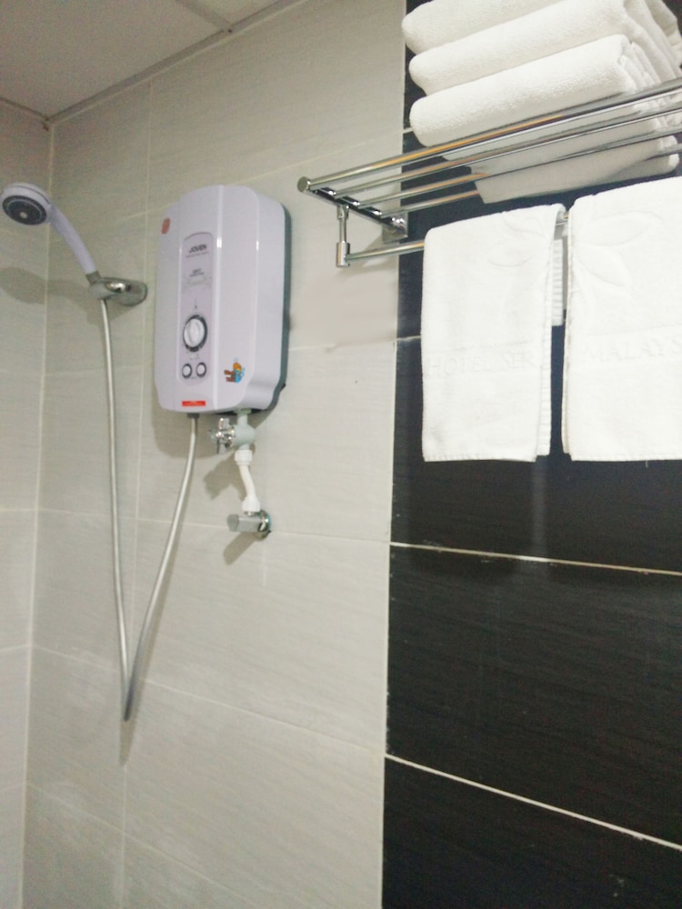 Standard Double Room Single Use, 1 Queen Bed photo 3