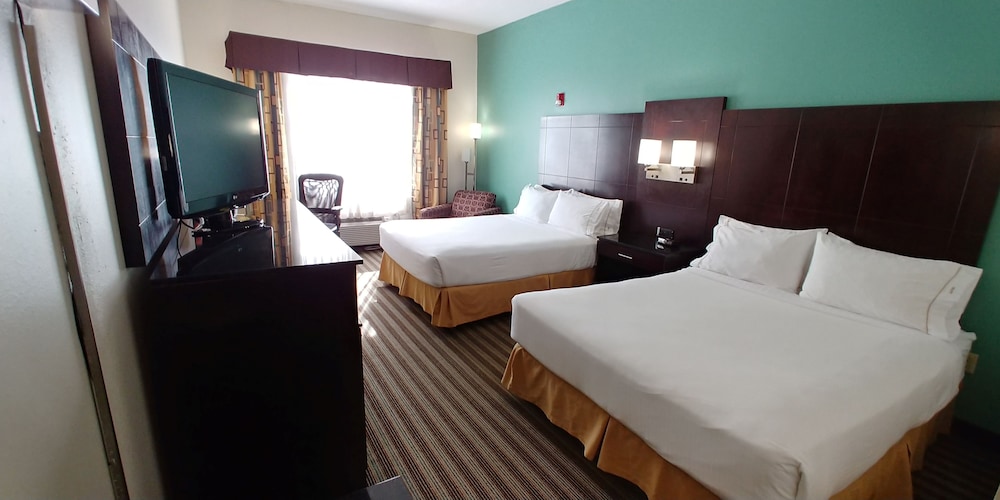 Standard Room, 2 Queen Beds - Photo 2