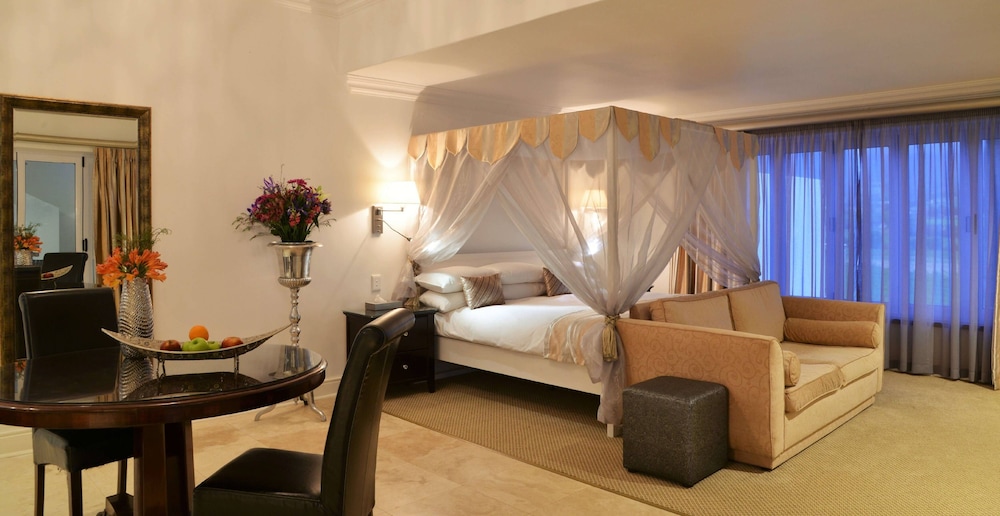 Honeymoon Suite photo 2
