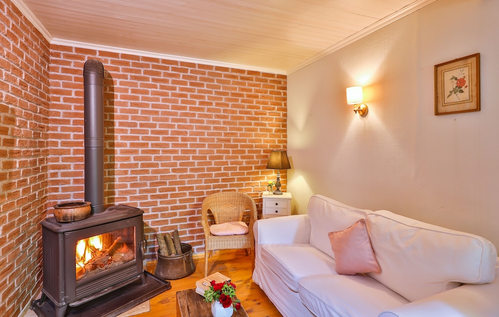 Robin's Nest Suite photo 3