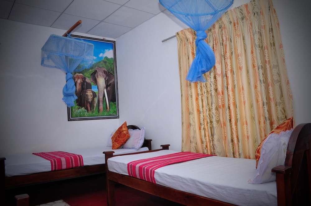 Standard Triple Room, Multiple Beds, Non Smoking photo 3