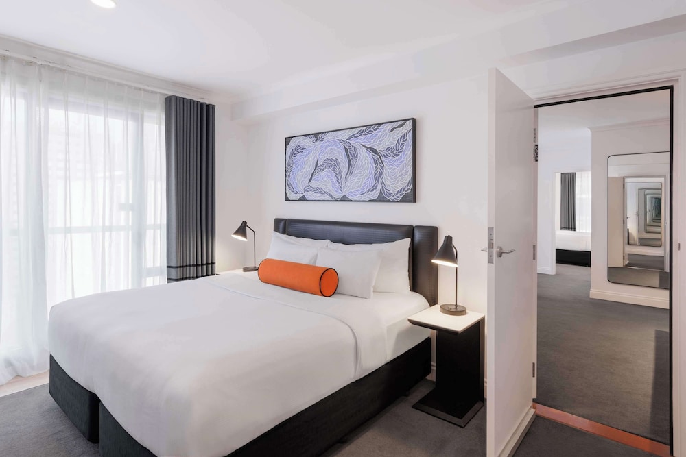 Premier Three Bedroom Suite - Photo 7