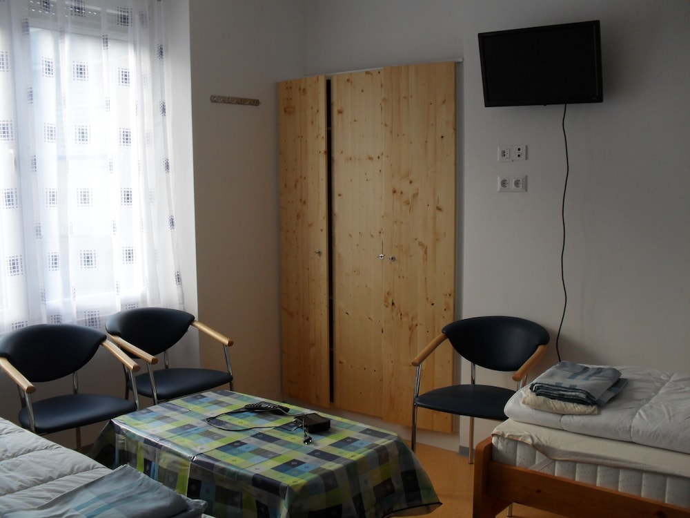 Basic Apartment, 2 Bedrooms, Non Smoking, Terrace photo 1