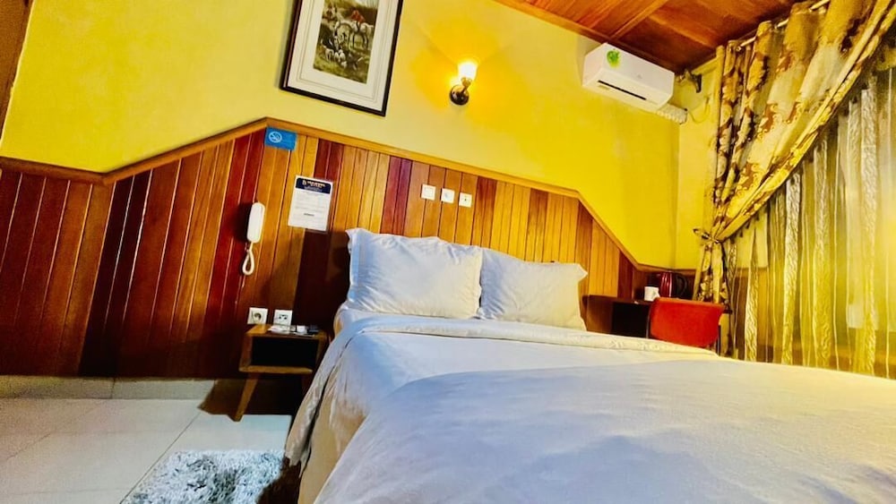 Premium Single Room