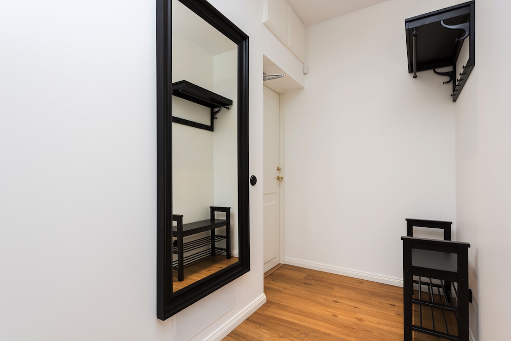 Apartment (Penthouse with Bathtub)