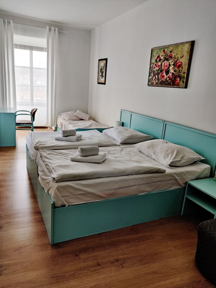Standard Triple Room, Bathtub