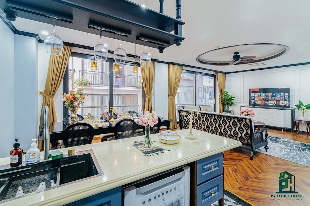 Premier Apartment, 3 Bedrooms, City View