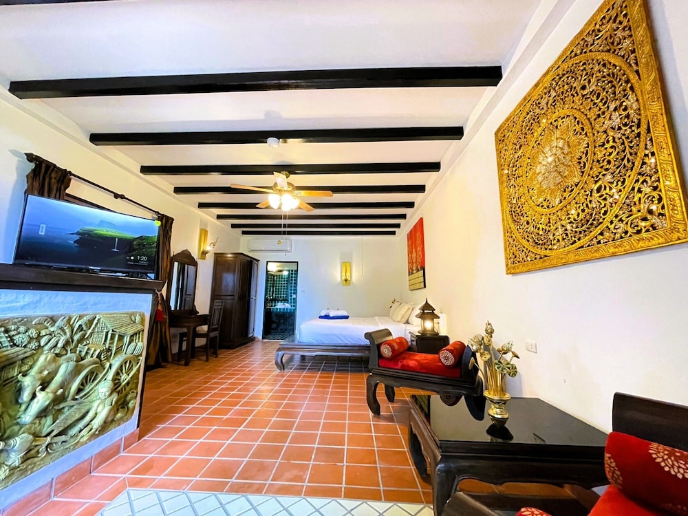 Deluxe Studio Suite - Photo 5