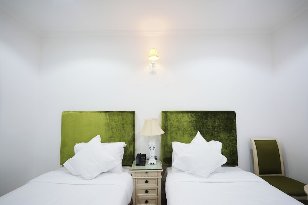 Classic Twin Room, City View photo 2