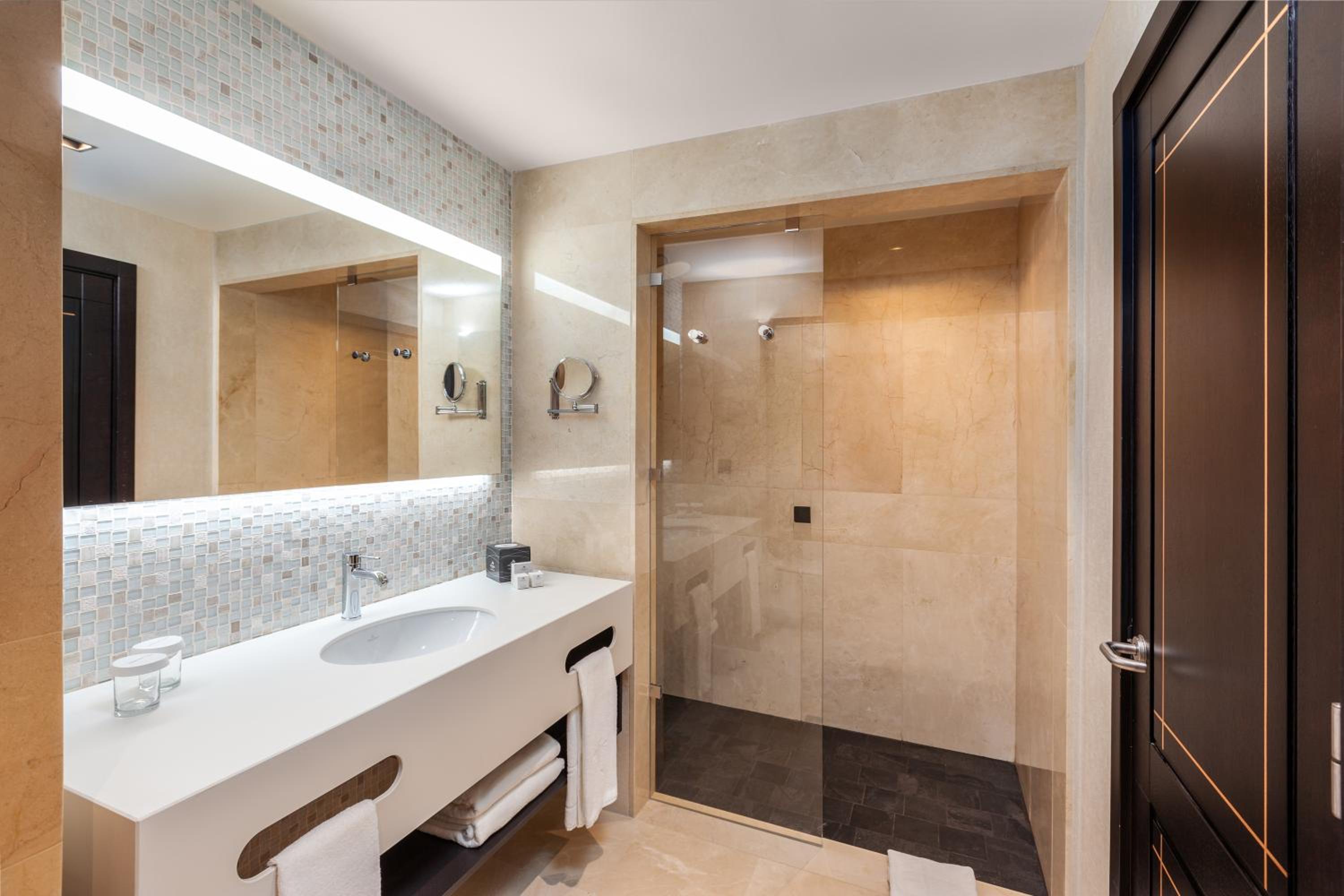 Deluxe Double Room with Private Terrace photo 2