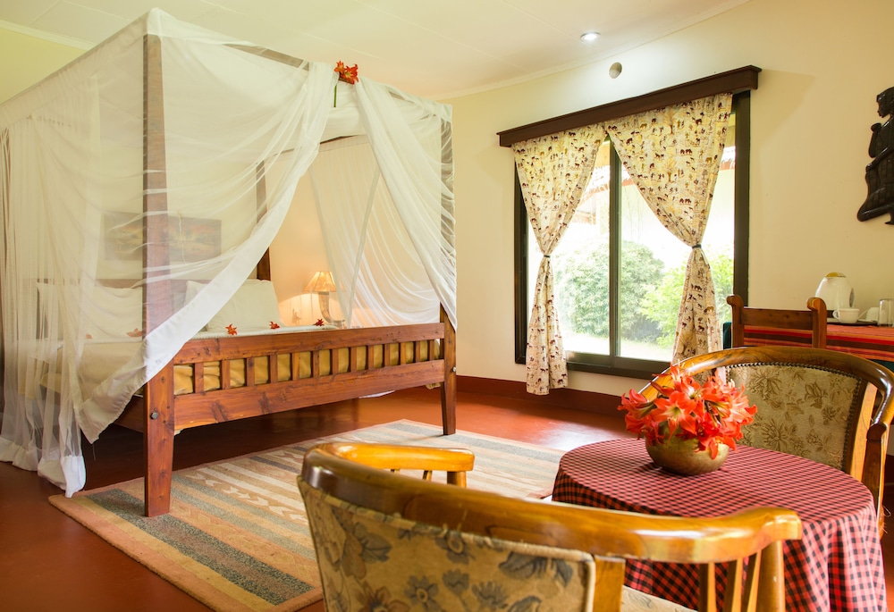 Family Bungalow, Multiple Beds, Mountain View, Poolside