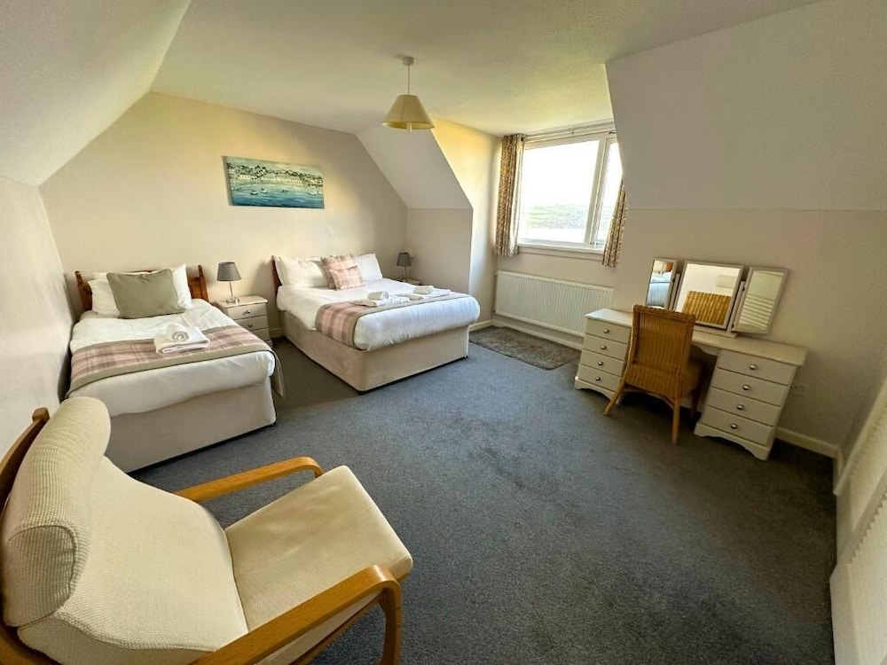 House, 3 Bedrooms, Sea View photo 2
