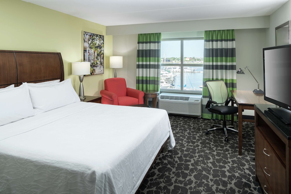 Room, 1 King Bed, Accessible (Hearing, Water View) thumbnail 6