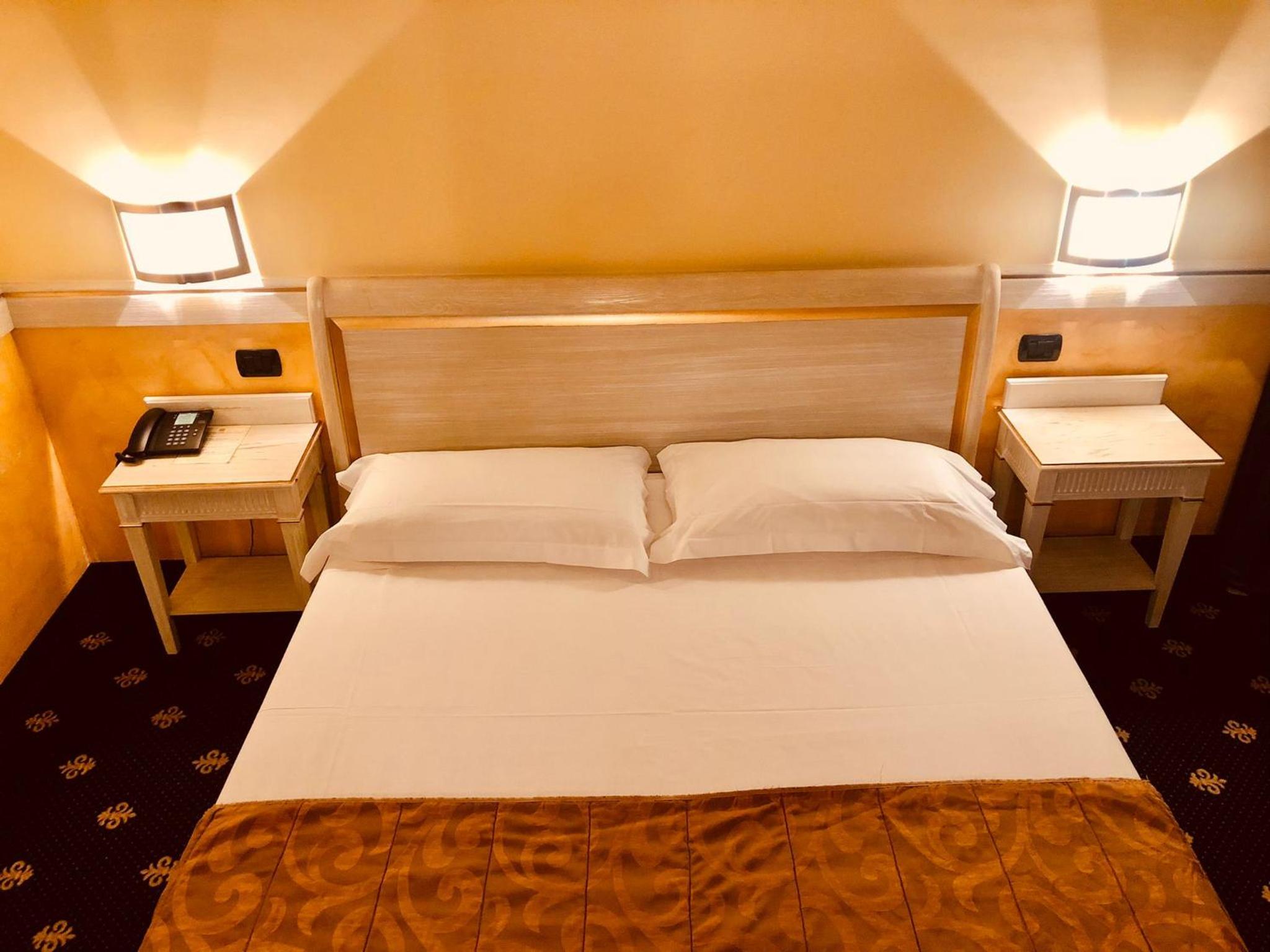 Large Double Room - Photo 24