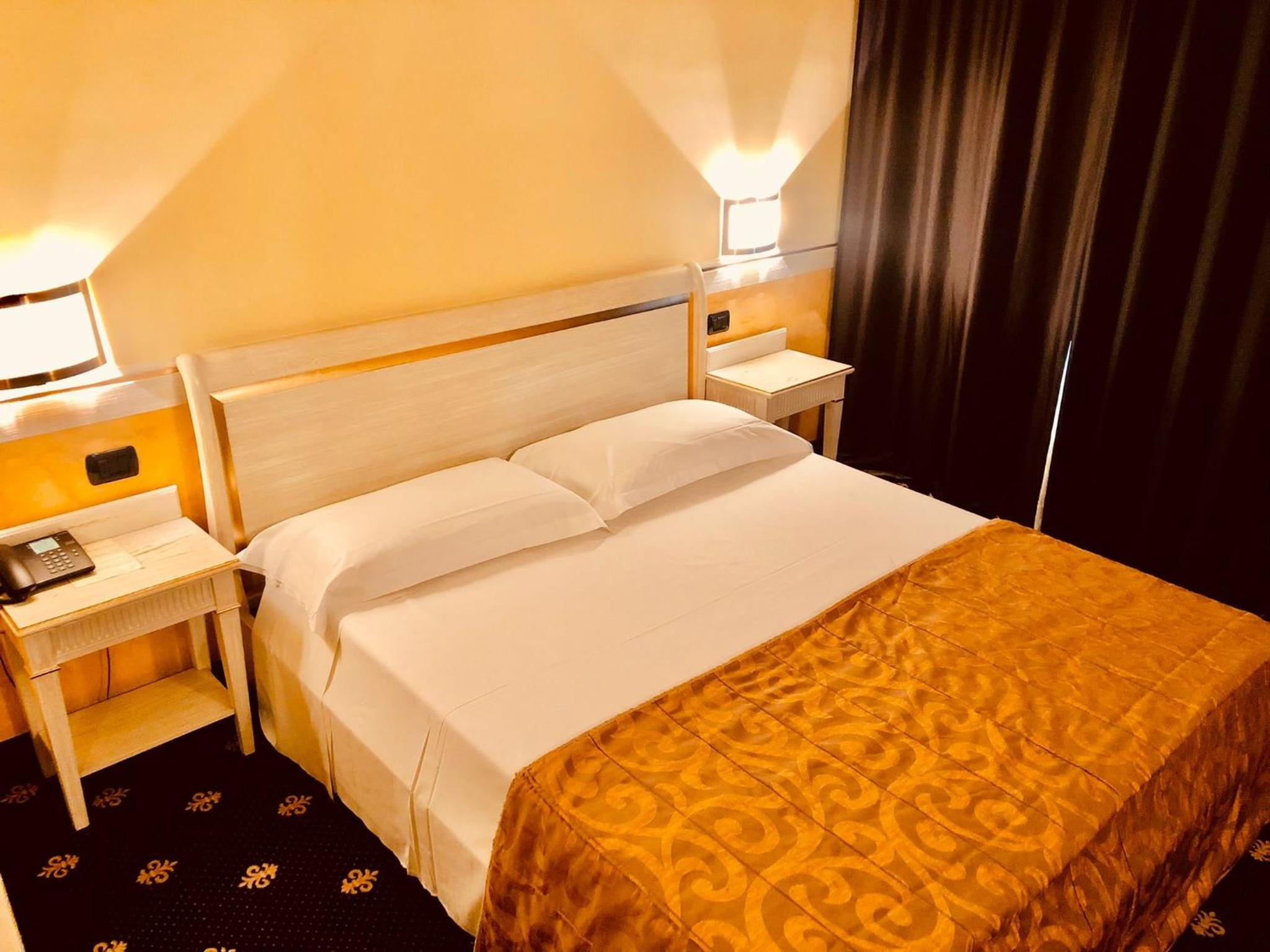 Large Double Room - Photo 32