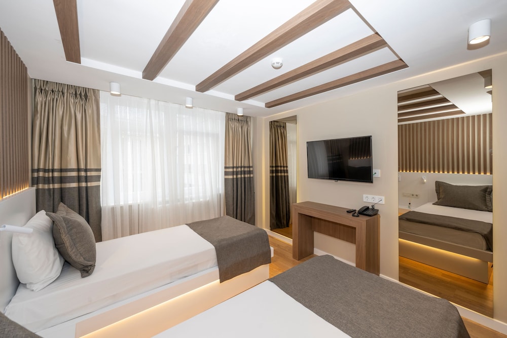 Deluxe Twin Room photo 3