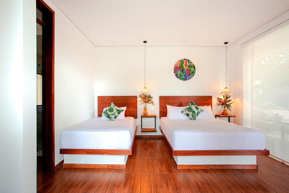 Superior Triple Room, Garden View photo 2