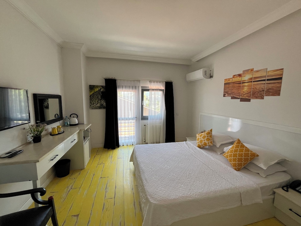 Standard Double Room, Balcony, City View (Samyeli) photo 2