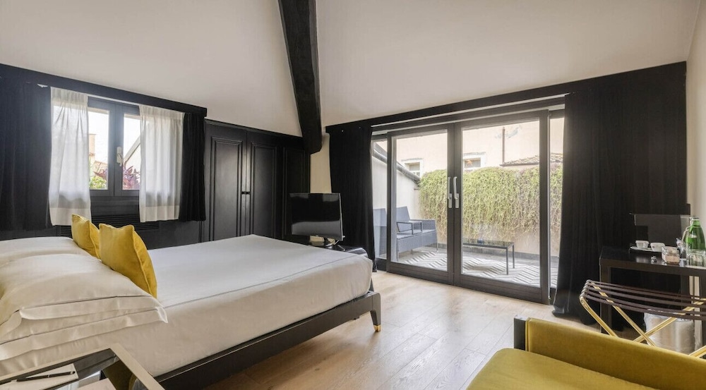 Superior Room, Balcony, City View