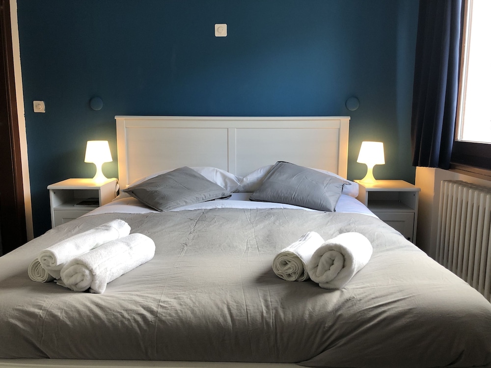 Economy Double or Twin Room, 1 Double Bed, Non Smoking, Shared Bathroom
