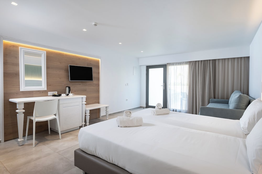Deluxe Suite, Terrace photo 2