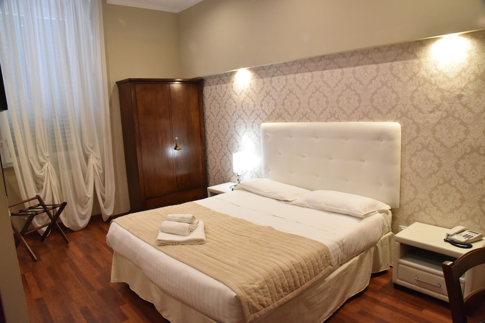 Classic Double Room Single Use photo 2