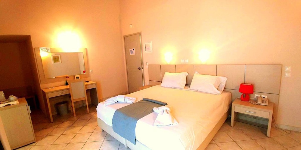 Double Room, Partial Sea View - Photo 2