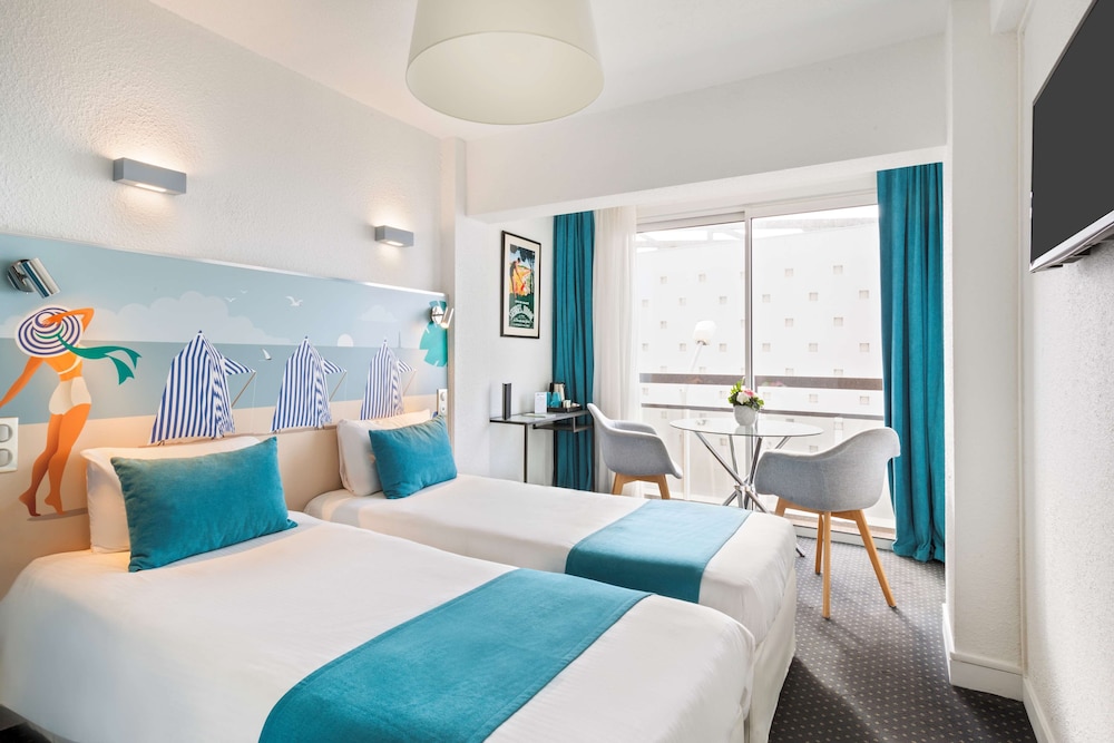 Comfort Room, 1 Queen Bed, Non Smoking, Sea View - Photo 8