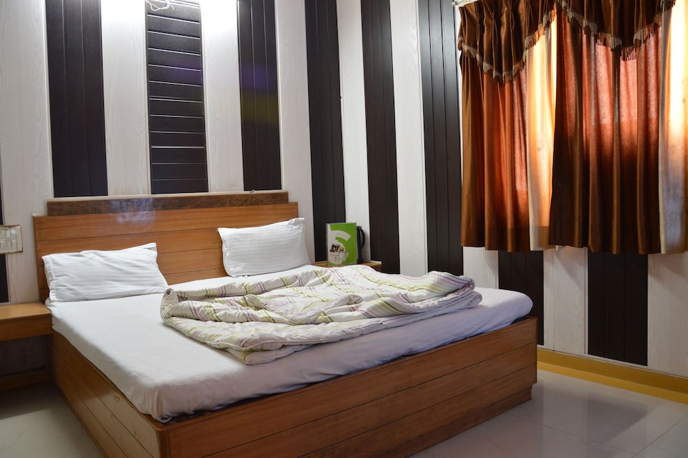 Deluxe Room (Non Ac) photo 1