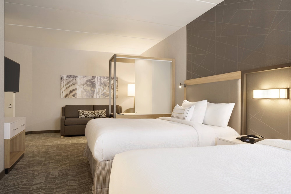 Suite, Multiple Beds photo 3