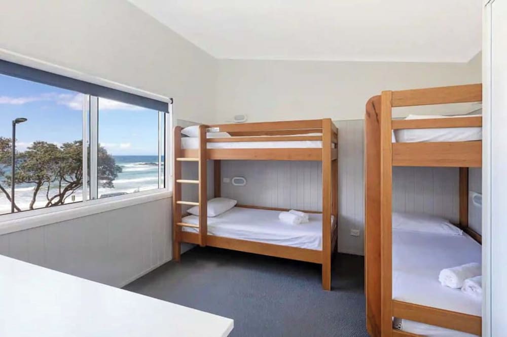 Deluxe Cabin - Sleeps 6 photo 2