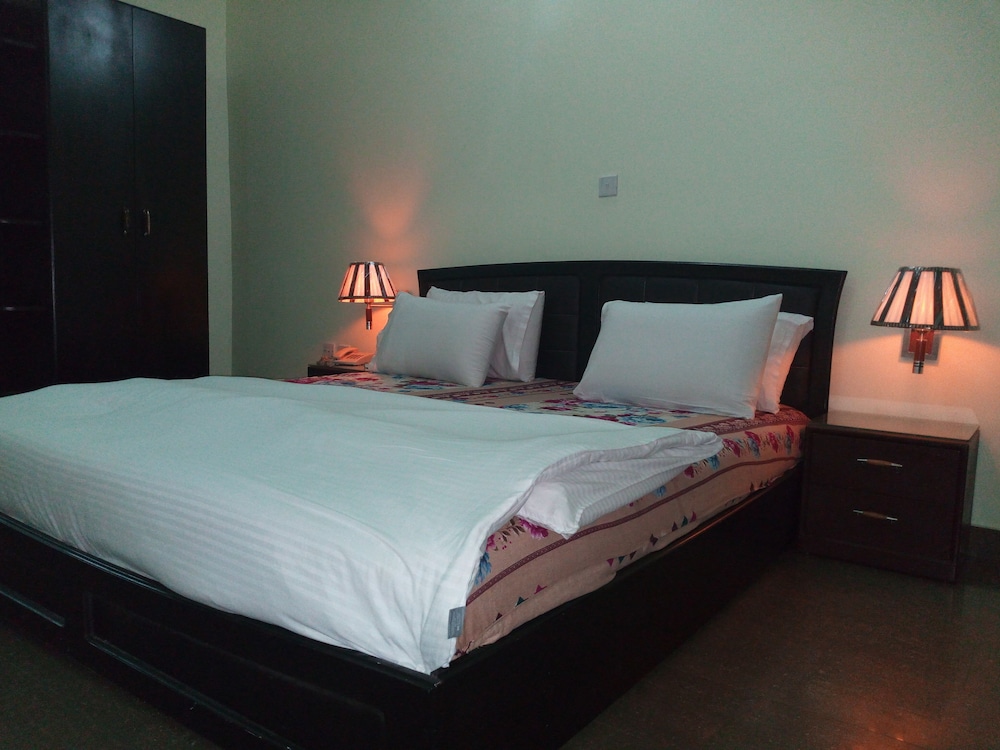 Premium Room, 1 Queen Bed, Non Smoking photo 3