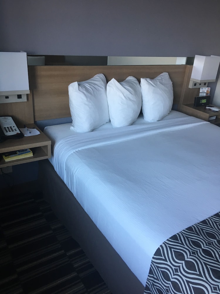 Room, 1 Queen Bed, Non Smoking photo 3
