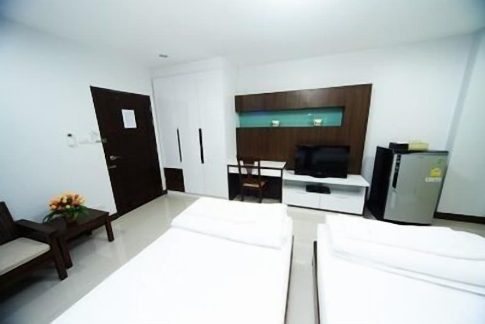 Standard Twin Bed with Balcony photo 2