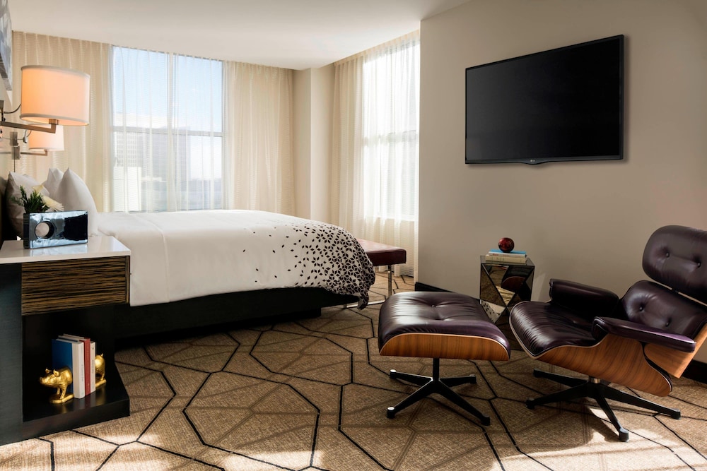 Suite, 1 Bedroom photo 1