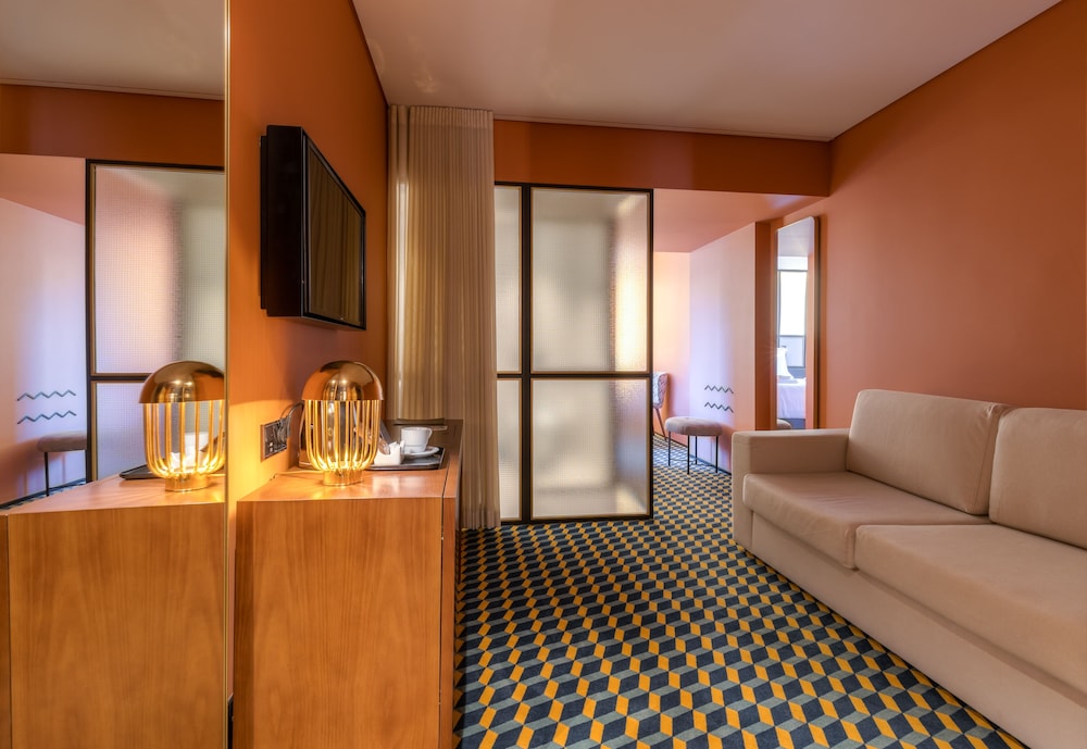 Superior Suite - Photo 4