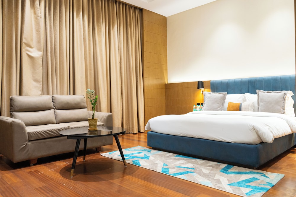 Superior King Room - Photo 2