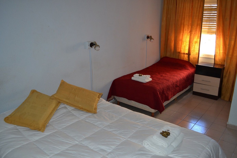 Economy Triple Room, Multiple Beds photo 3