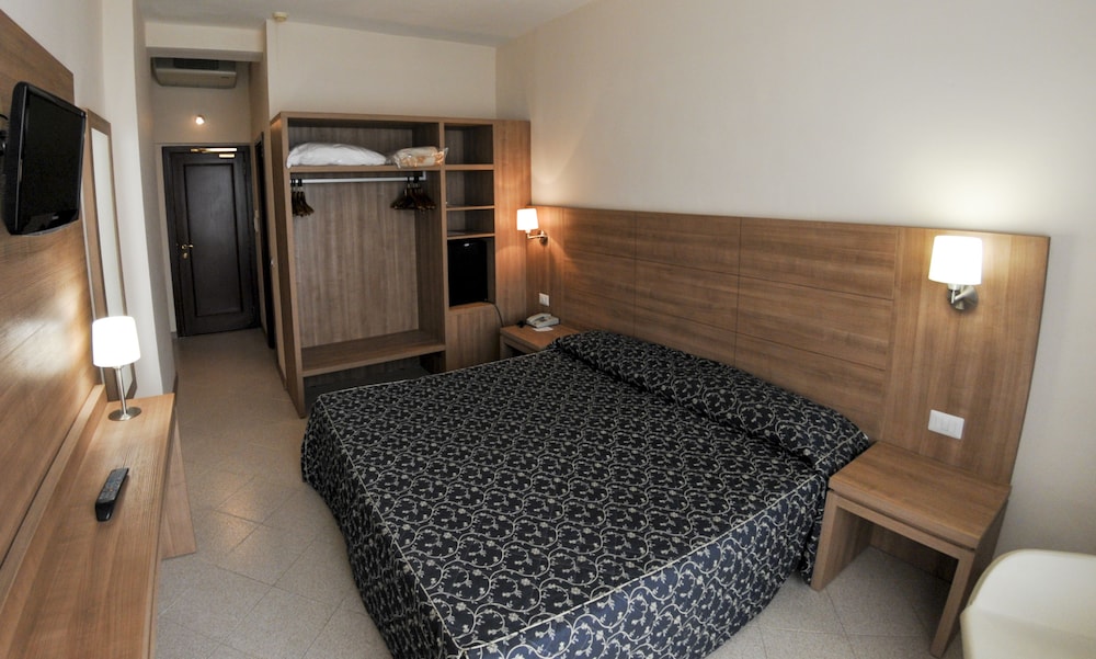 Double Room Single Use, Sea View - Photo 3