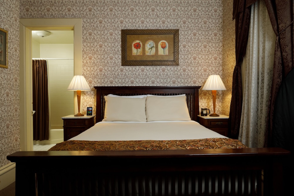 Room, 1 Queen Bed (2) photo 1
