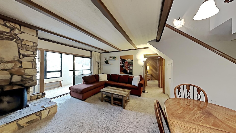 Condo, 2 Bedrooms