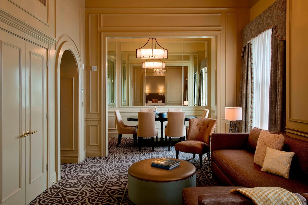 Deluxe Room, 1 King Bed, City View - Photo 7