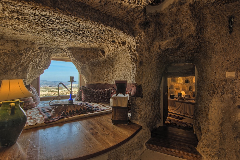 Executive Suite - Photo 5